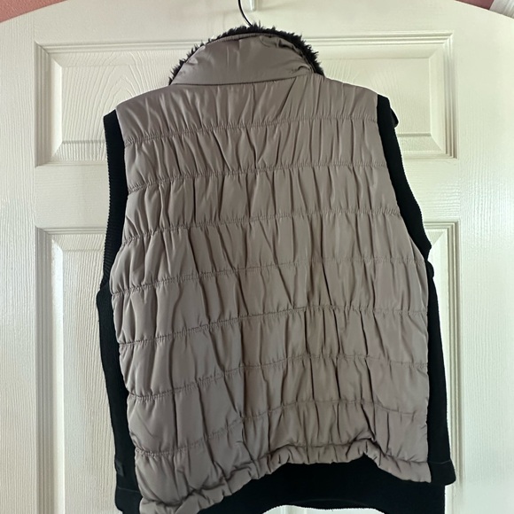 Women's Calvin Klein quilted vest, size XL - Picture 2 of 6